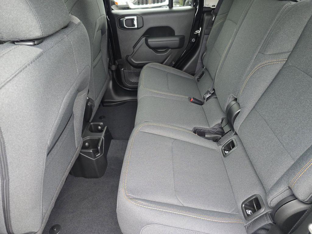 new 2025 Jeep Gladiator car, priced at $39,700
