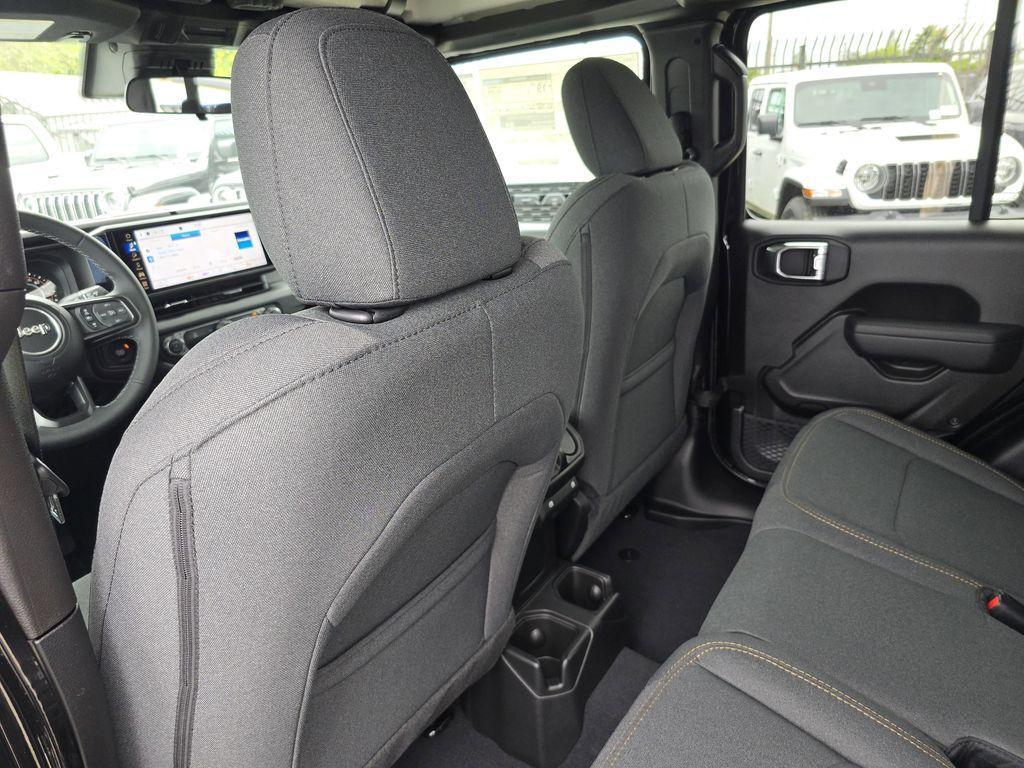 new 2025 Jeep Gladiator car, priced at $39,700