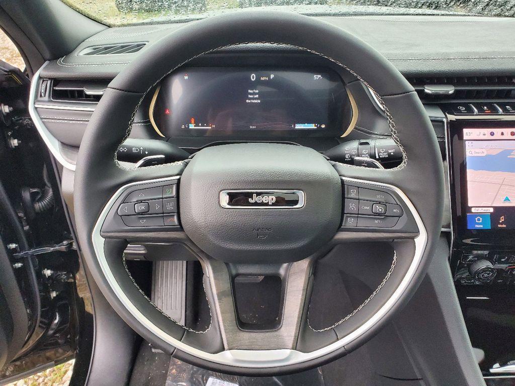 new 2025 Jeep Grand Cherokee car, priced at $47,685