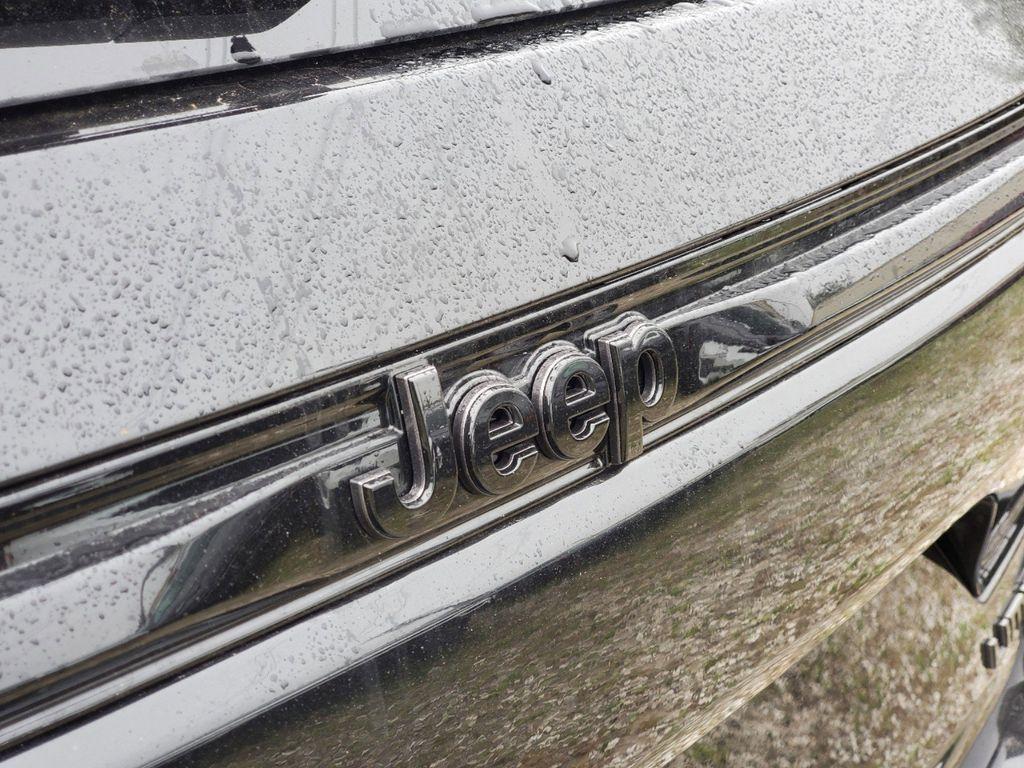new 2025 Jeep Grand Cherokee car, priced at $47,685