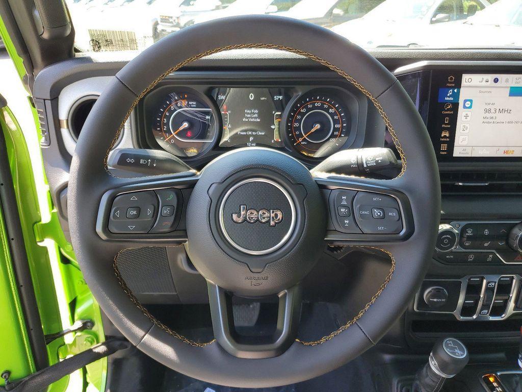 new 2025 Jeep Gladiator car, priced at $38,173
