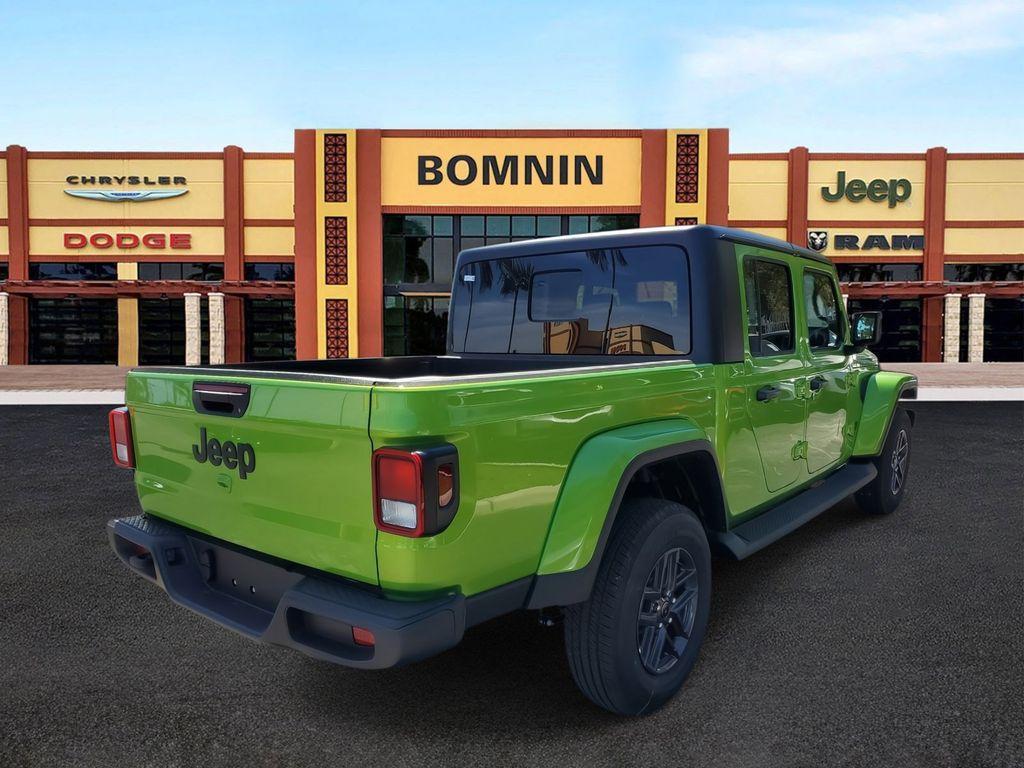 new 2025 Jeep Gladiator car, priced at $38,173
