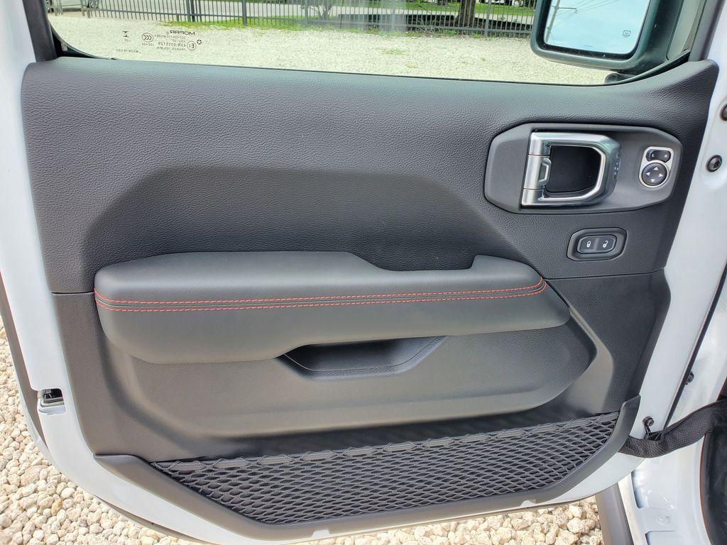 new 2025 Jeep Gladiator car, priced at $44,945