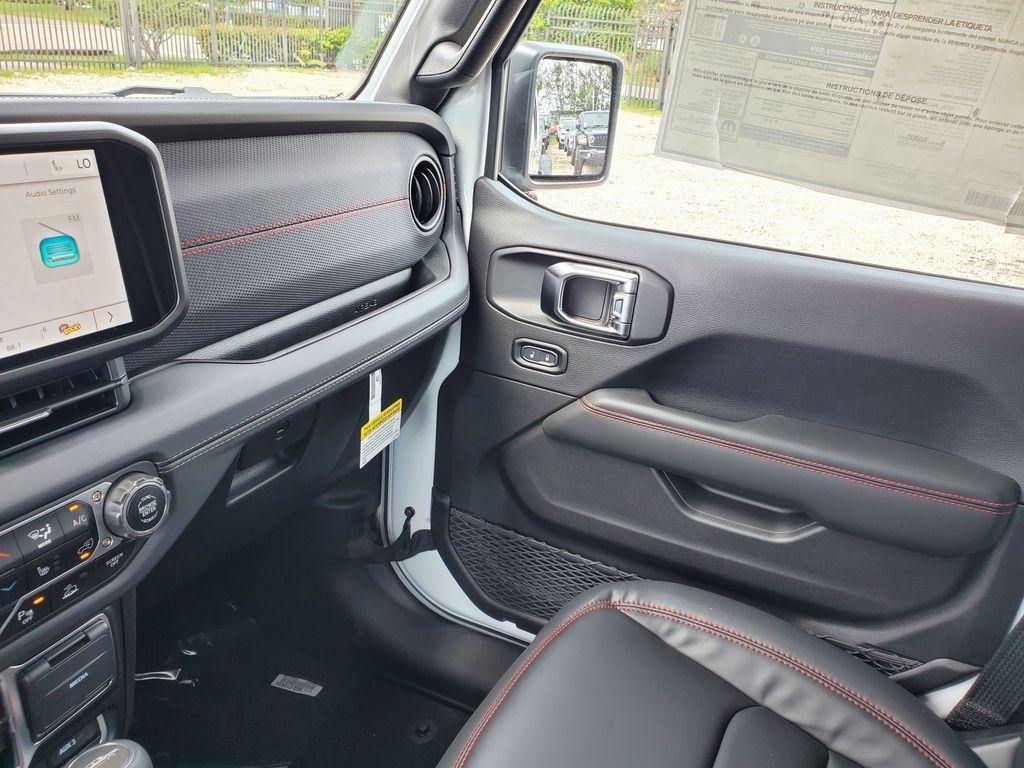 new 2025 Jeep Gladiator car, priced at $46,570