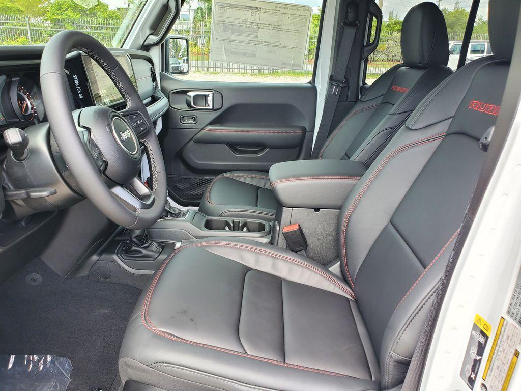 new 2025 Jeep Gladiator car, priced at $46,570