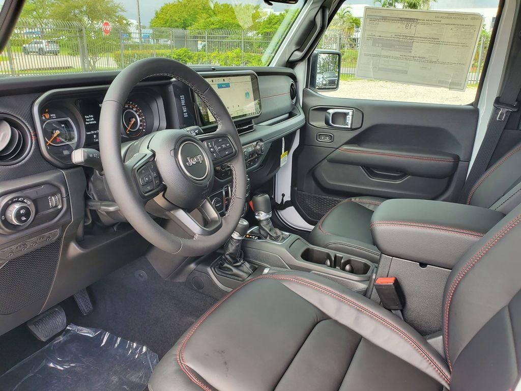 new 2025 Jeep Gladiator car, priced at $46,570