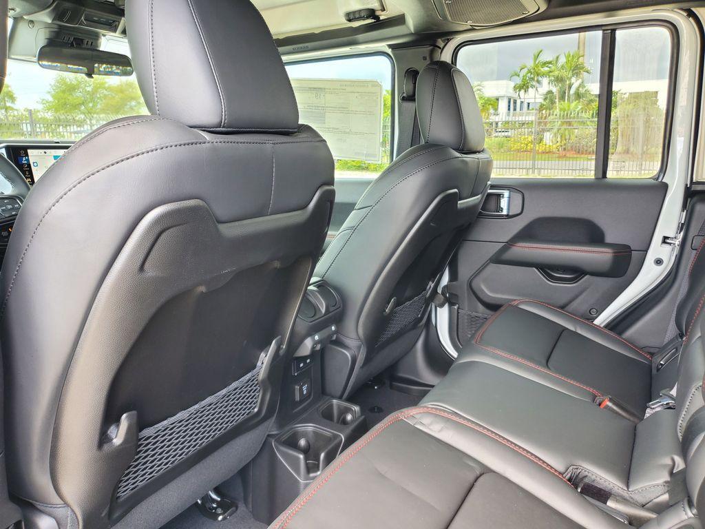 new 2025 Jeep Gladiator car, priced at $46,570