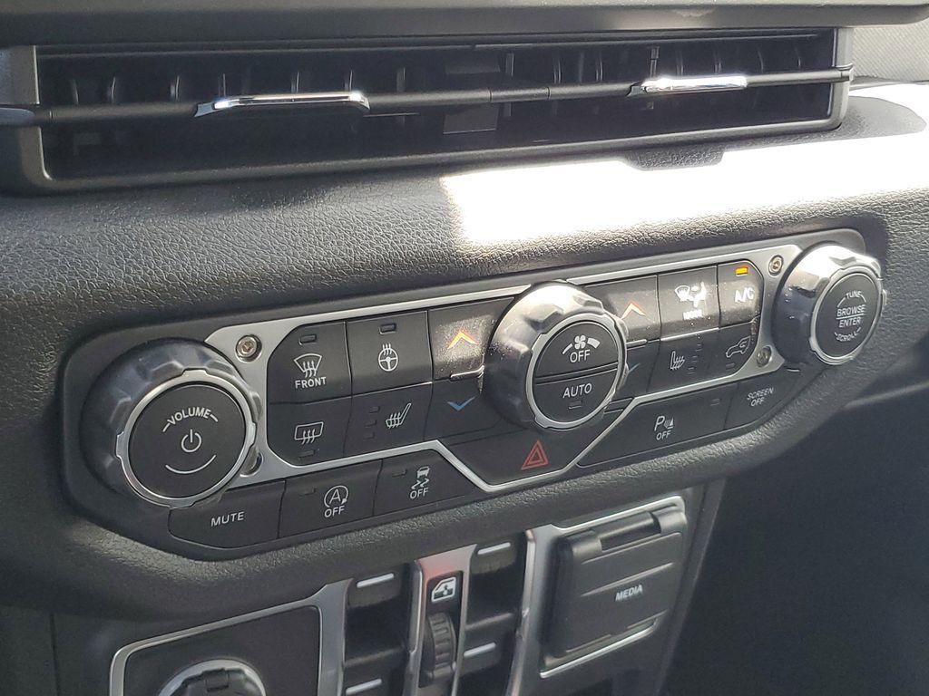 new 2025 Jeep Wrangler car, priced at $40,420
