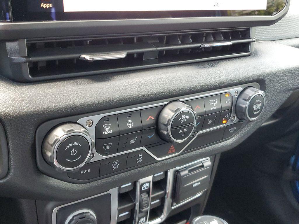 new 2025 Jeep Wrangler car, priced at $38,177