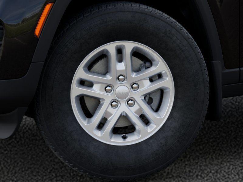 new 2025 Jeep Grand Cherokee car, priced at $30,995