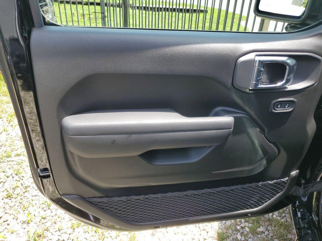 new 2025 Jeep Wrangler car, priced at $33,747