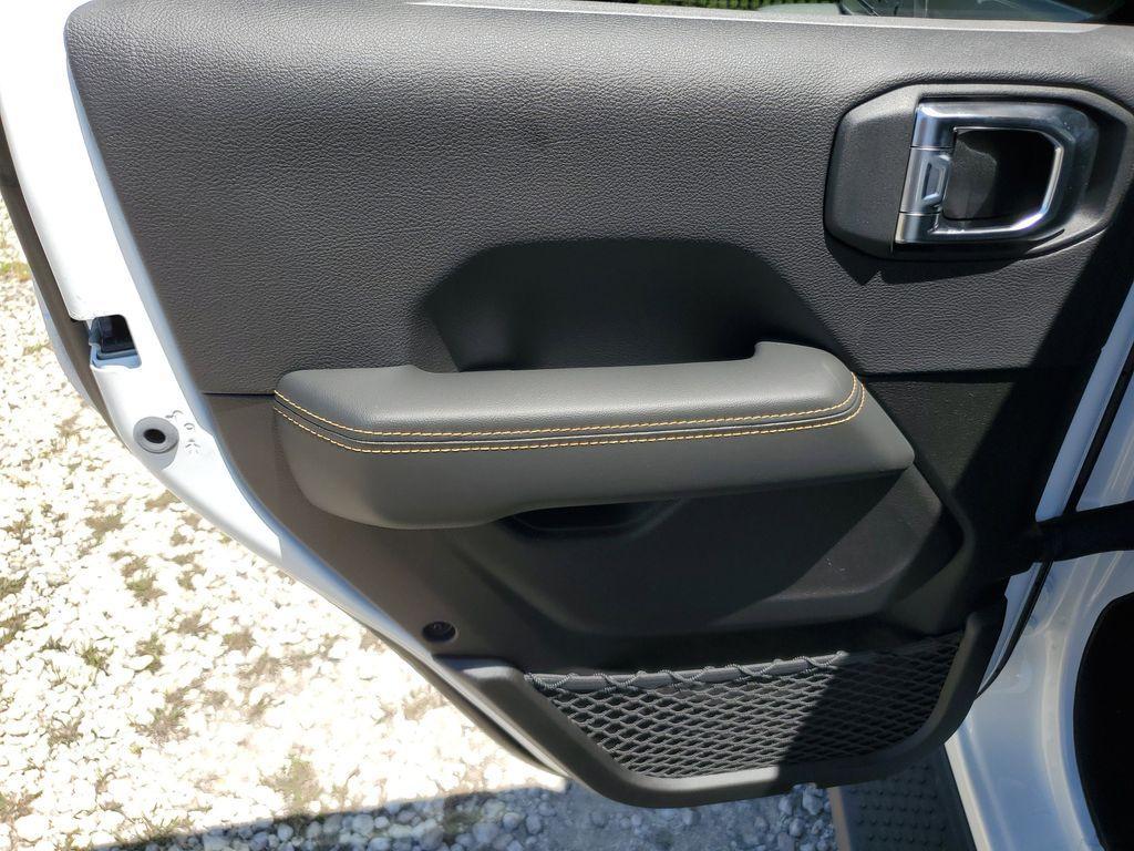 new 2025 Jeep Wrangler car, priced at $45,632