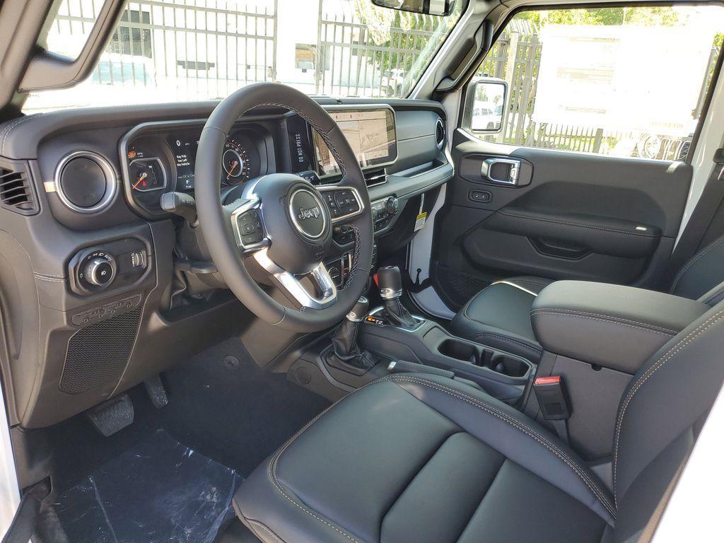 new 2025 Jeep Wrangler car, priced at $45,632