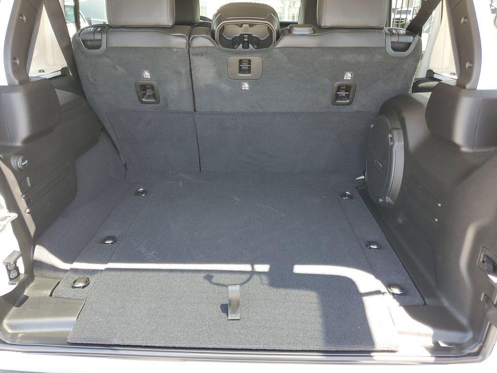 new 2025 Jeep Wrangler car, priced at $45,632