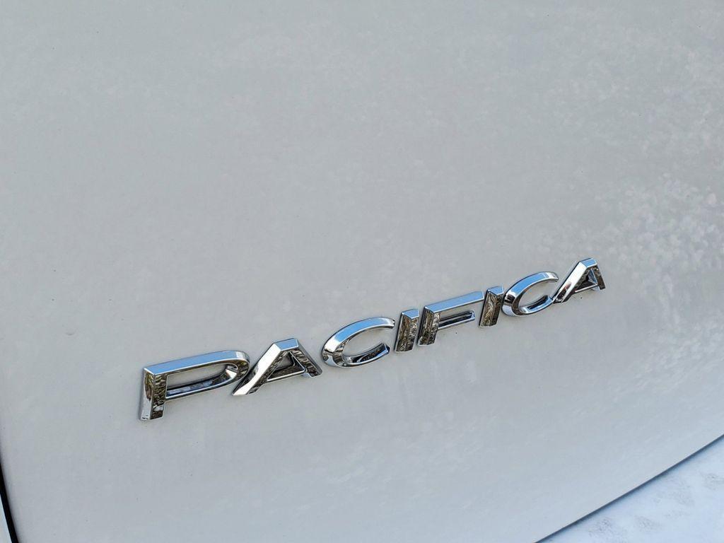 new 2025 Chrysler Pacifica car, priced at $39,925