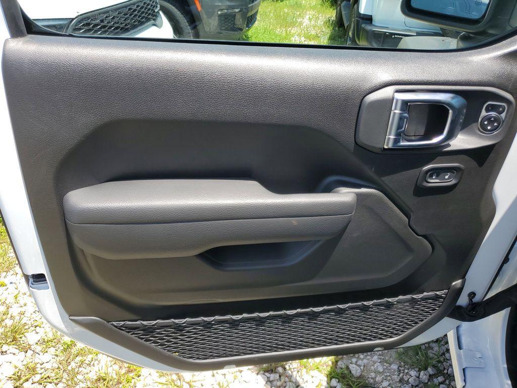new 2025 Jeep Wrangler car, priced at $39,000
