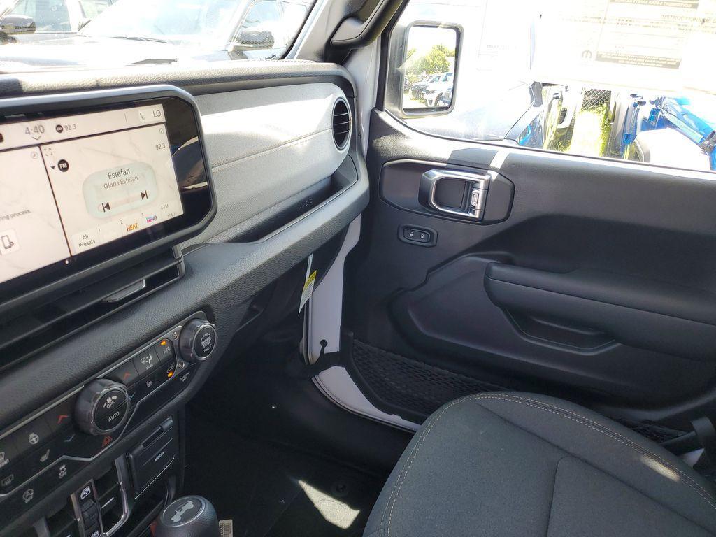 new 2025 Jeep Wrangler car, priced at $39,000
