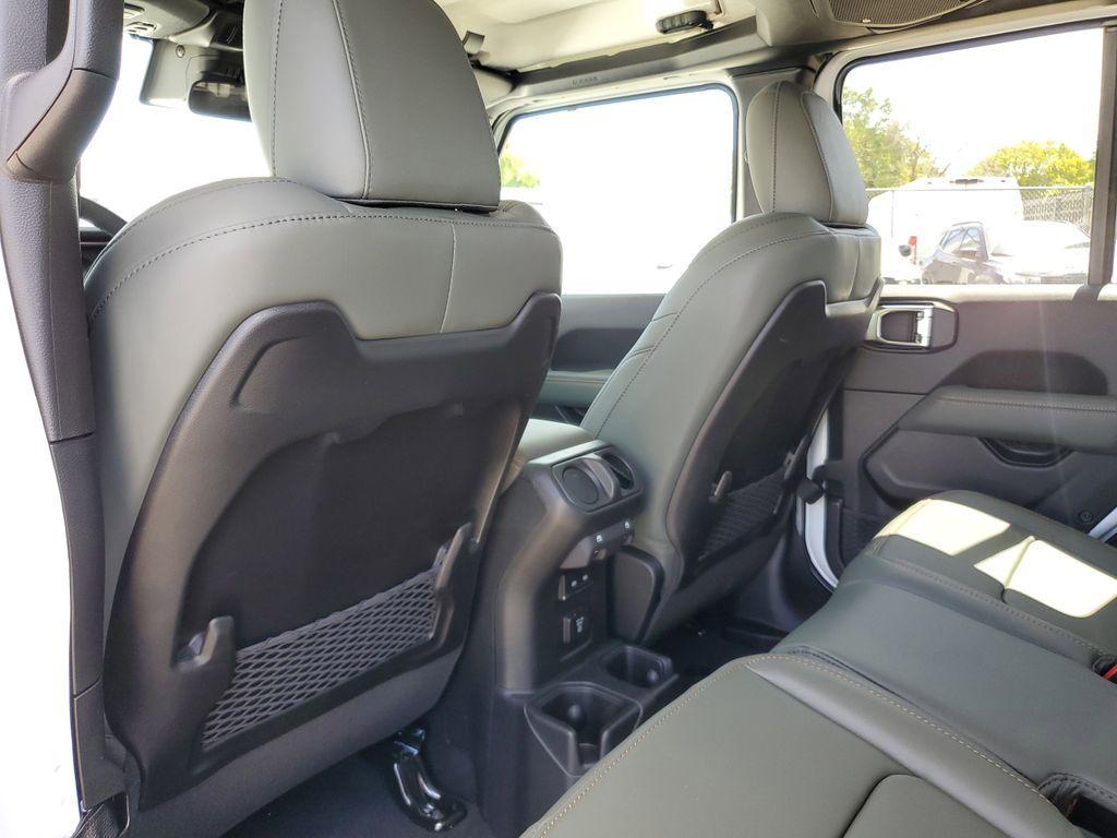 new 2025 Jeep Gladiator car, priced at $46,266