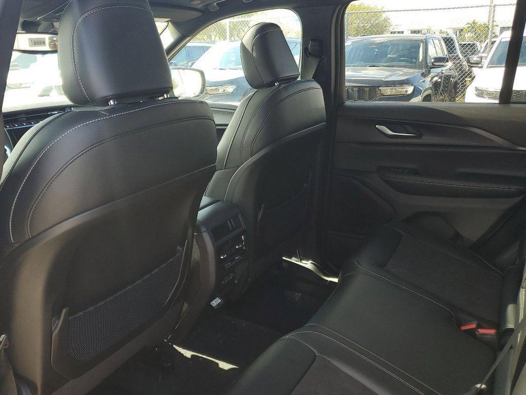 new 2025 Jeep Grand Cherokee car, priced at $31,580