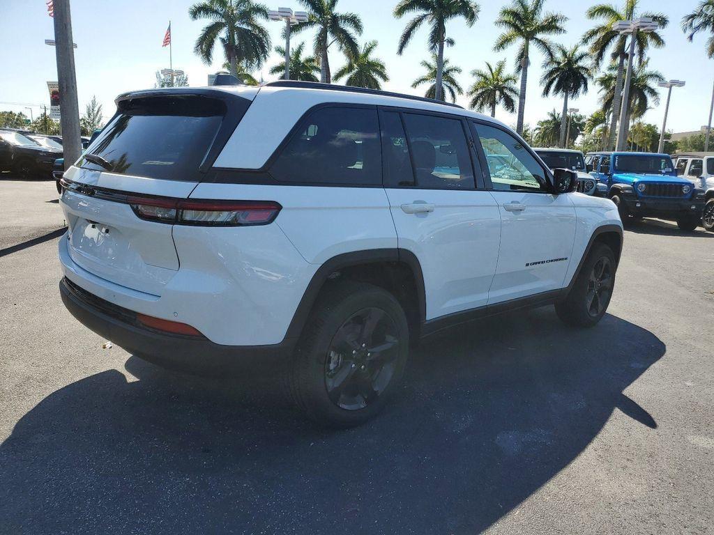 new 2025 Jeep Grand Cherokee car, priced at $37,580