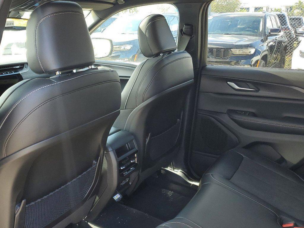 new 2025 Jeep Grand Cherokee car, priced at $31,580