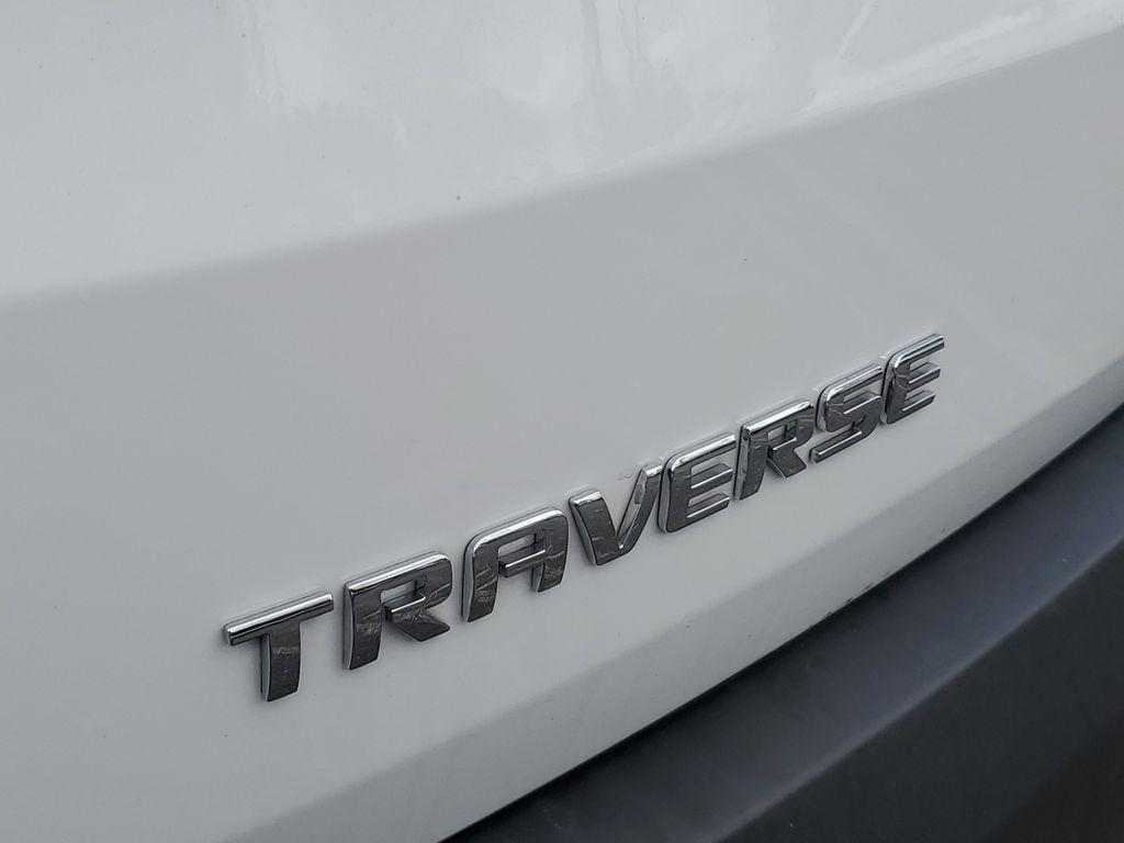 used 2022 Chevrolet Traverse car, priced at $23,490