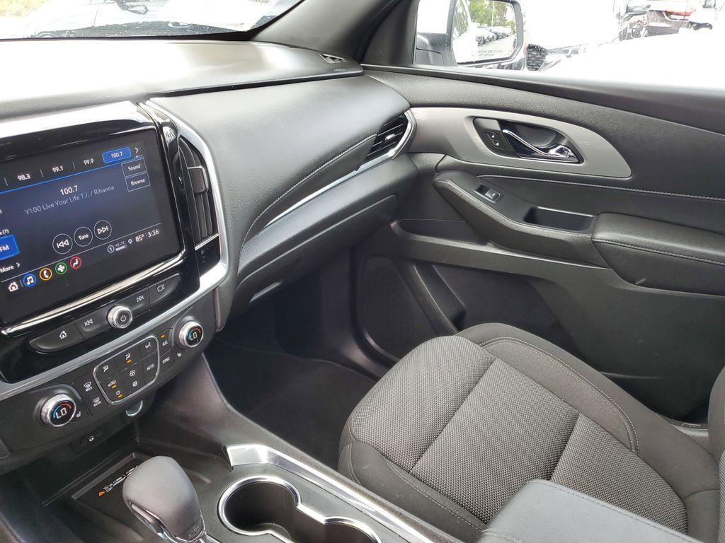 used 2022 Chevrolet Traverse car, priced at $23,490