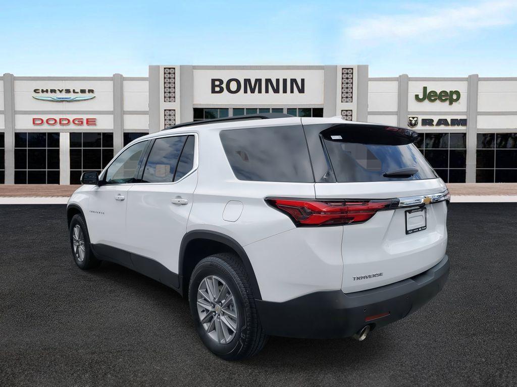 used 2022 Chevrolet Traverse car, priced at $23,490