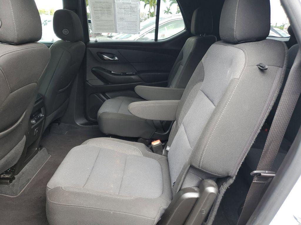 used 2022 Chevrolet Traverse car, priced at $23,490