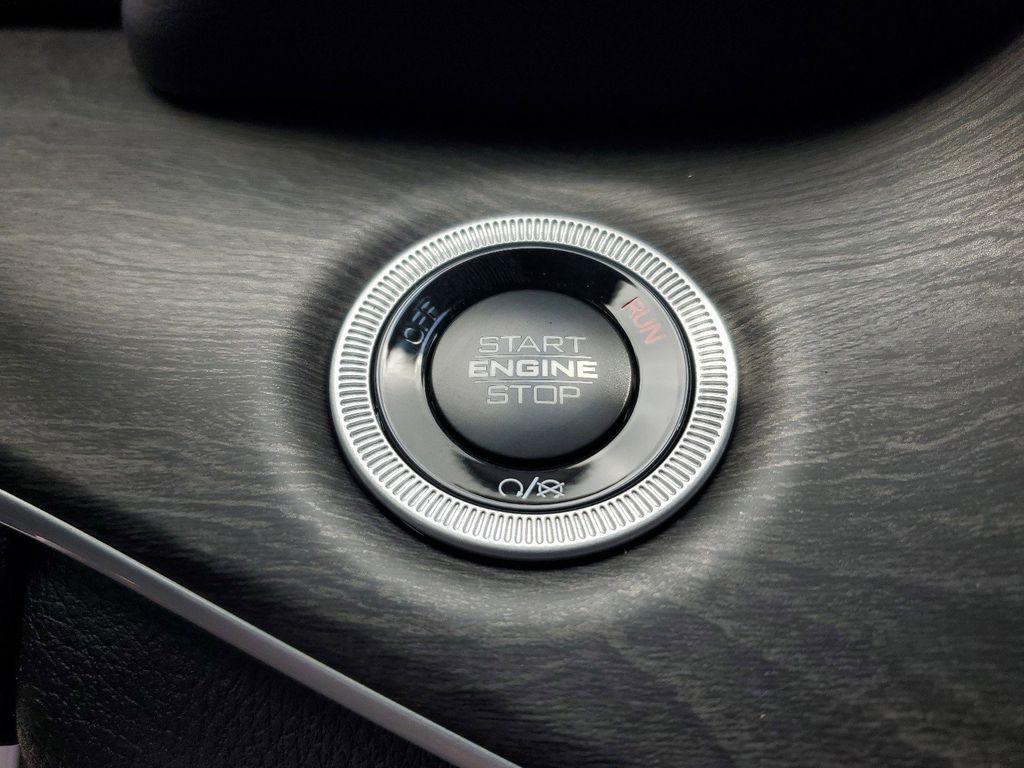 new 2025 Jeep Grand Cherokee car, priced at $35,610