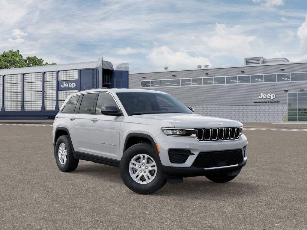 new 2025 Jeep Grand Cherokee car, priced at $29,995