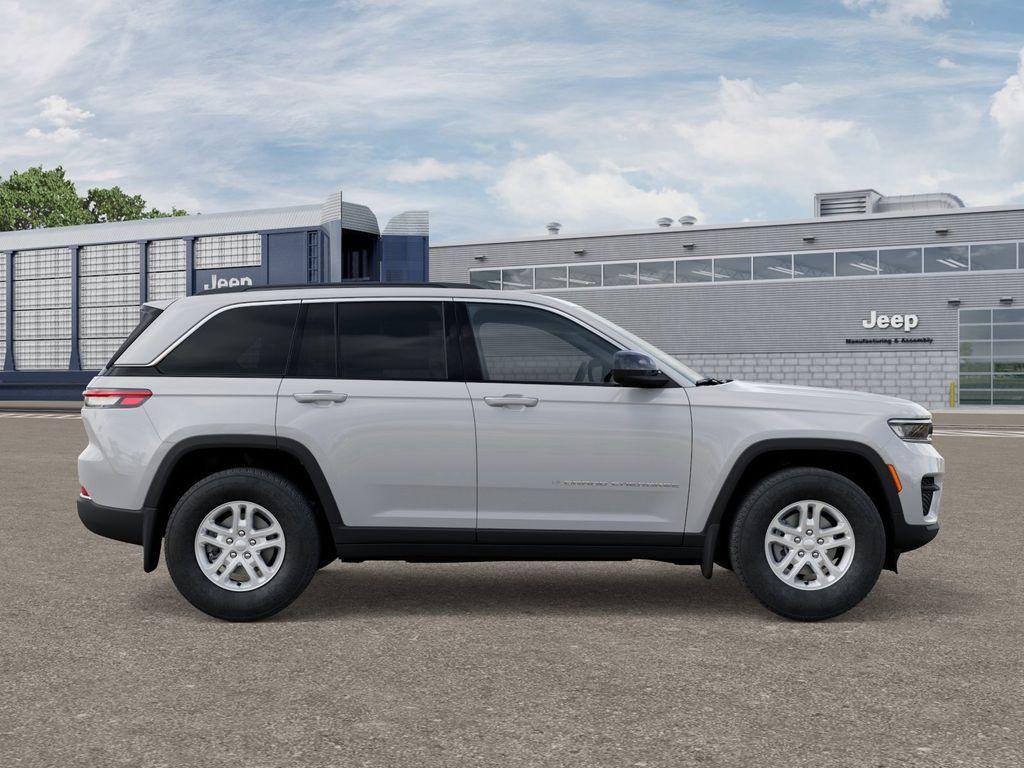 new 2025 Jeep Grand Cherokee car, priced at $29,995