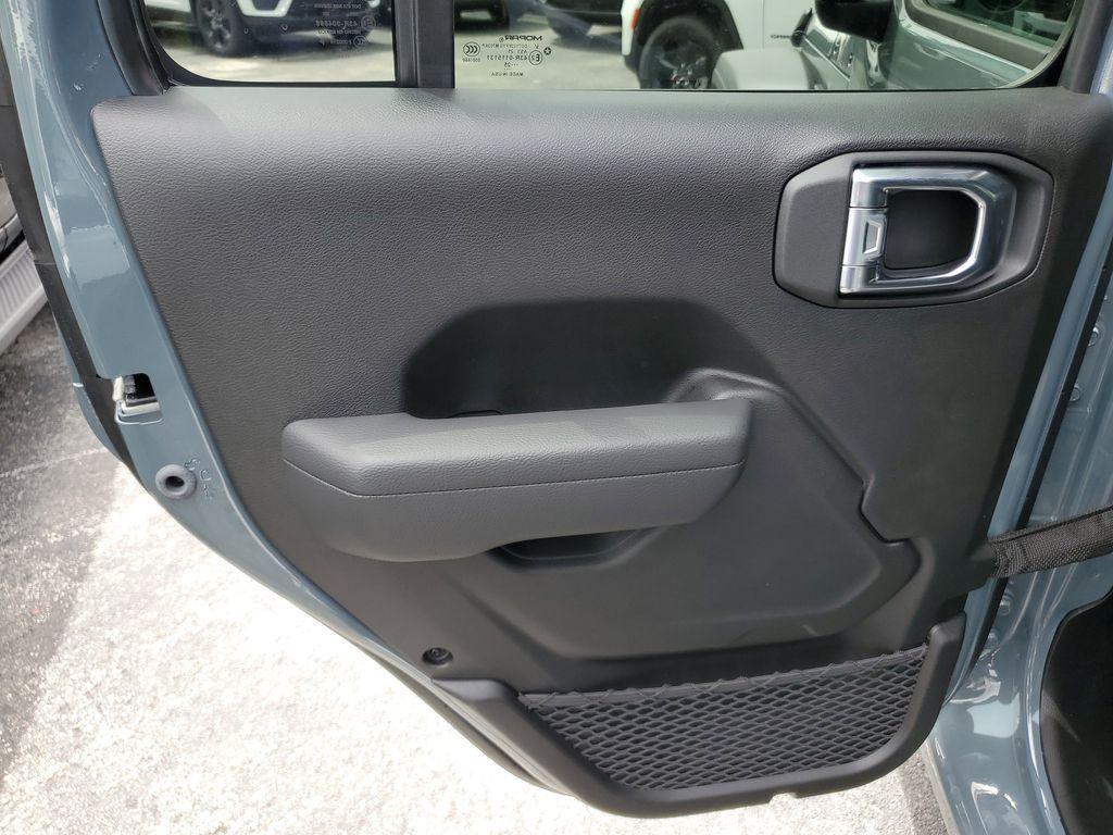 new 2025 Jeep Wrangler car, priced at $38,177