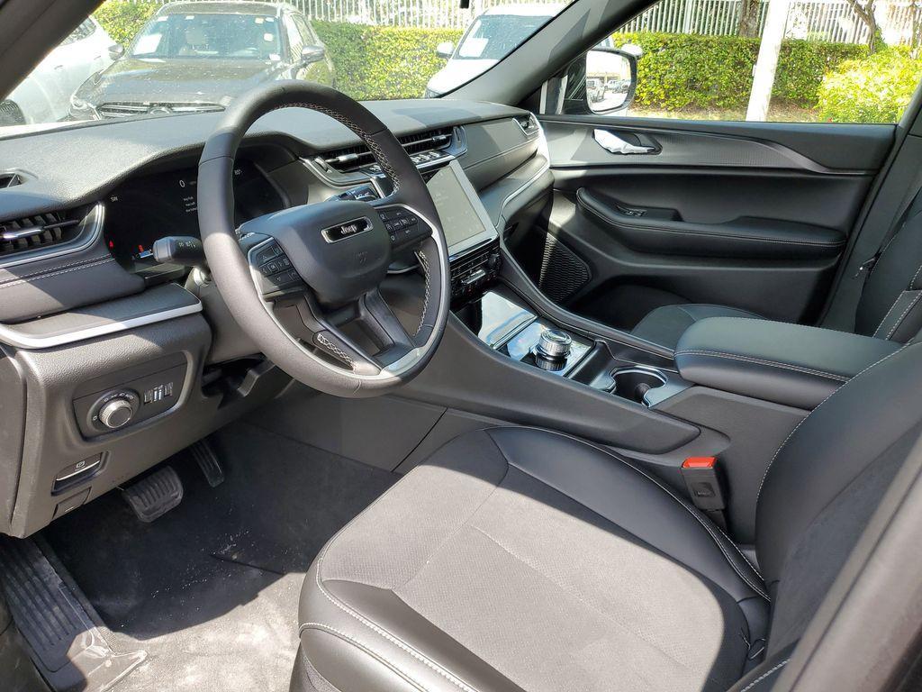 new 2025 Jeep Grand Cherokee car, priced at $36,385