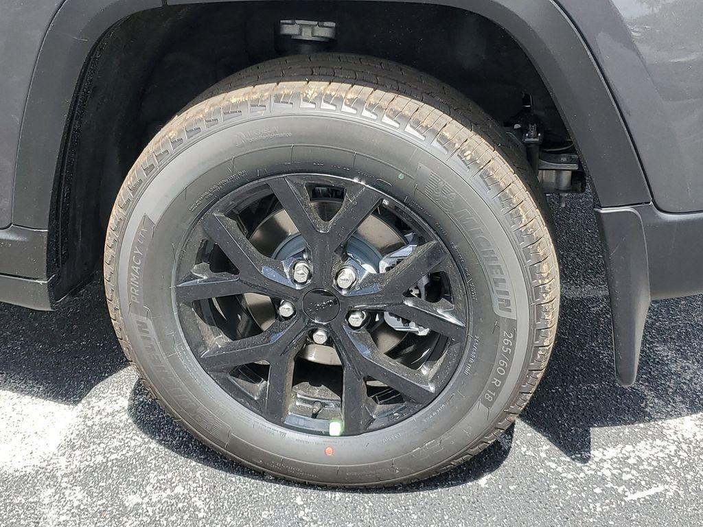 new 2025 Jeep Grand Cherokee car, priced at $36,385