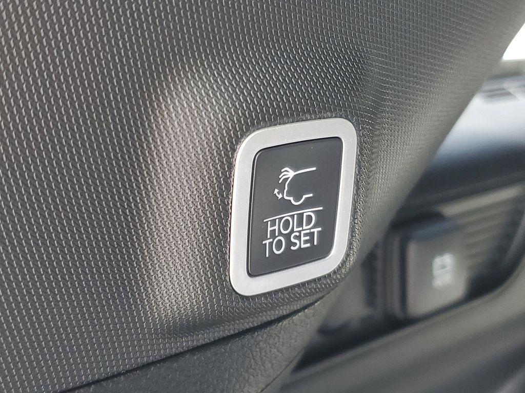 new 2025 Jeep Grand Cherokee car, priced at $36,385