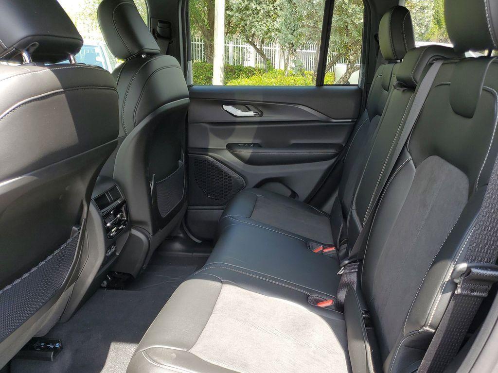 new 2025 Jeep Grand Cherokee car, priced at $36,385