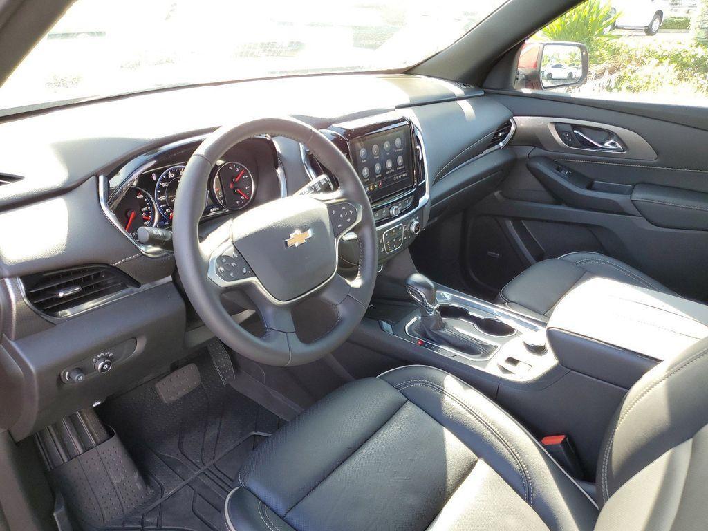 used 2022 Chevrolet Traverse car, priced at $37,990