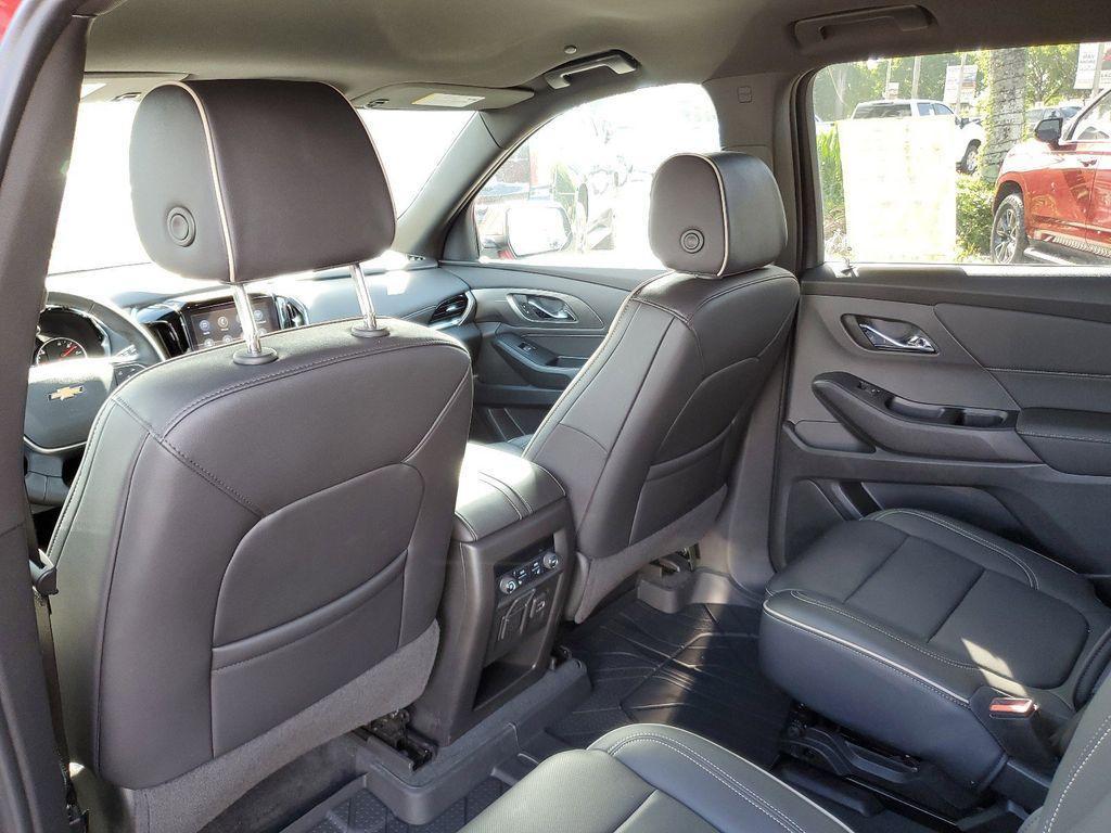 used 2022 Chevrolet Traverse car, priced at $37,990