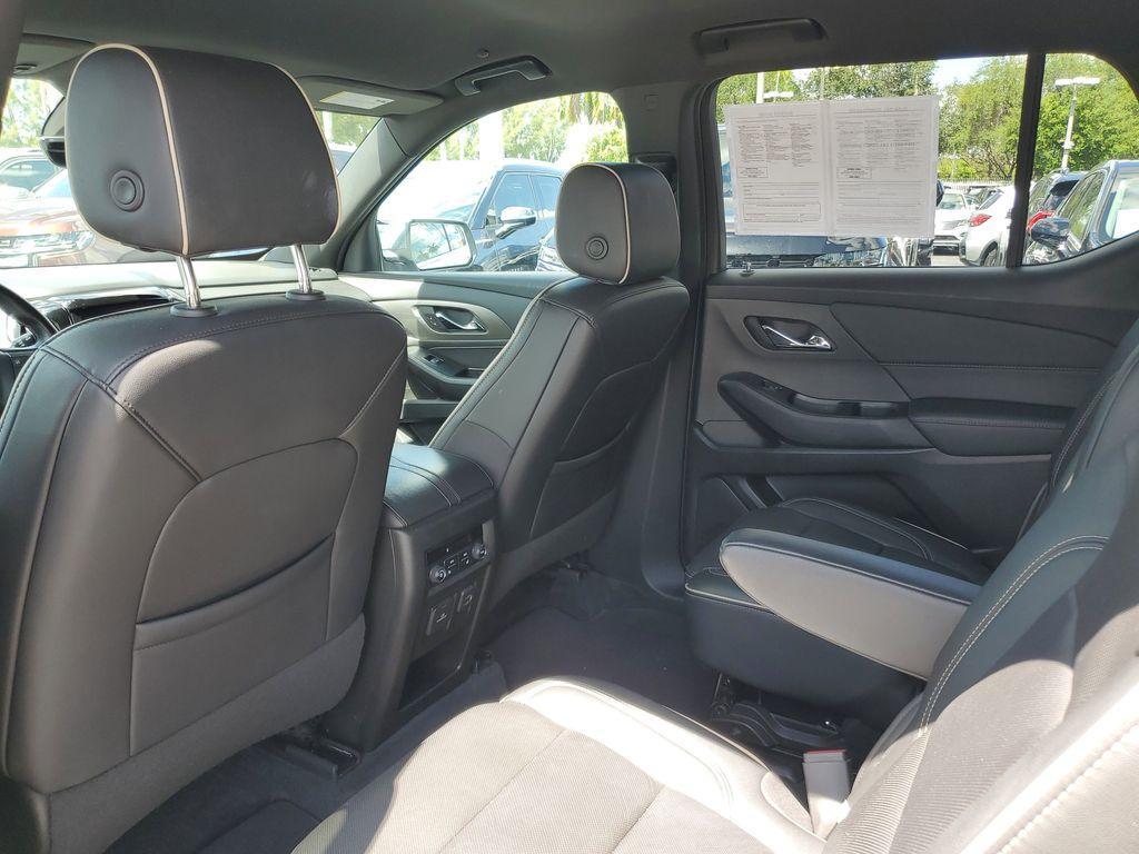 used 2023 Chevrolet Traverse car, priced at $27,990