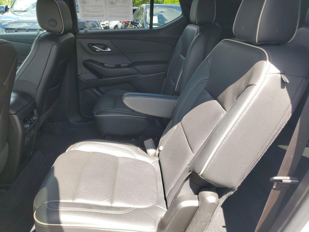 used 2023 Chevrolet Traverse car, priced at $27,990