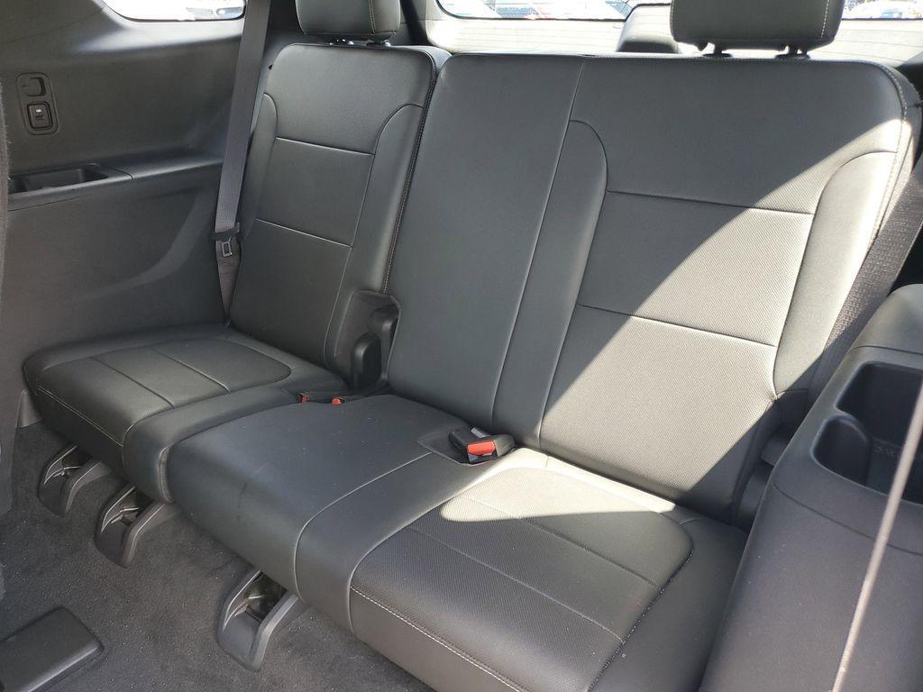used 2023 Chevrolet Traverse car, priced at $27,990