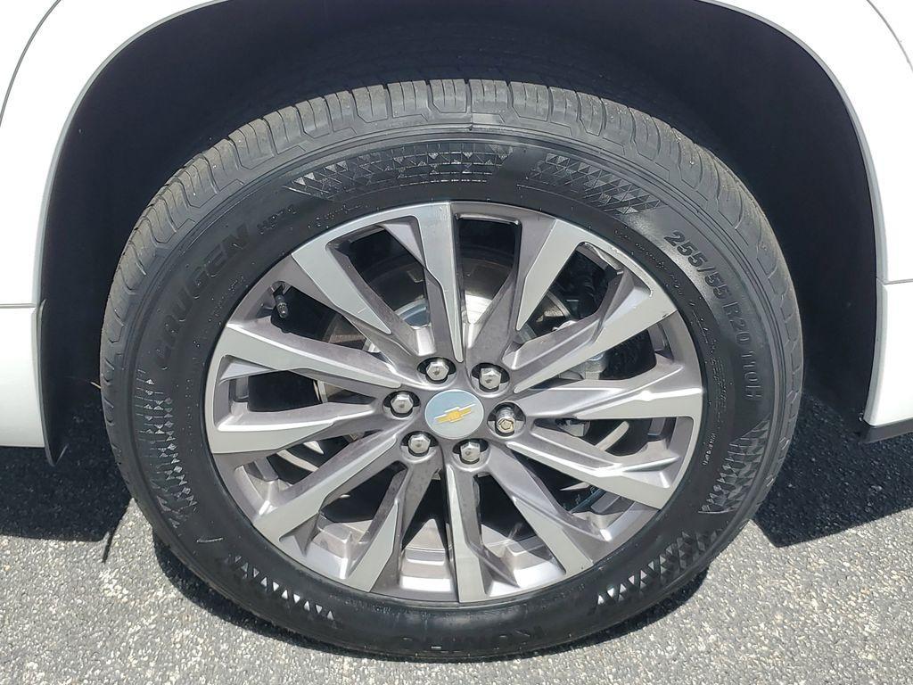 used 2023 Chevrolet Traverse car, priced at $27,990