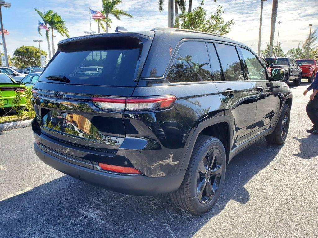 new 2025 Jeep Grand Cherokee car, priced at $38,440