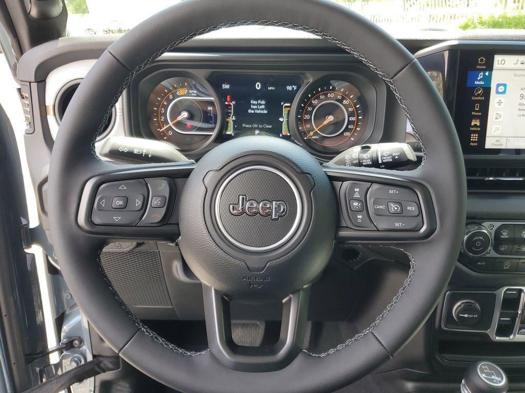 new 2025 Jeep Wrangler car, priced at $41,671