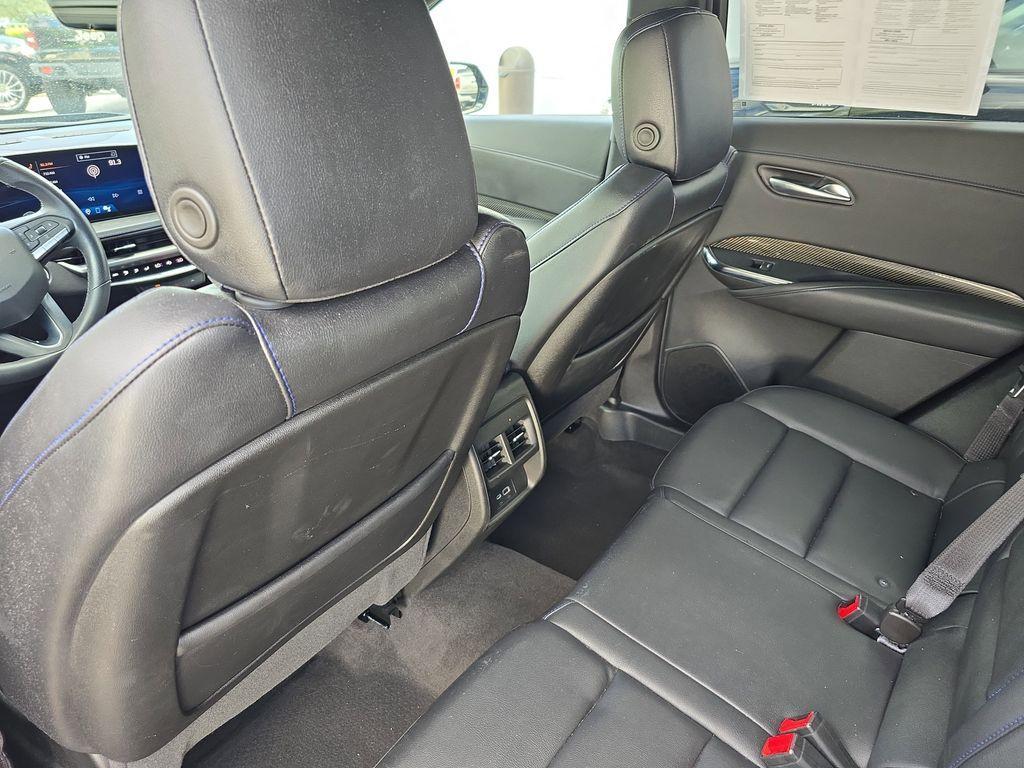 used 2024 Cadillac XT4 car, priced at $35,990
