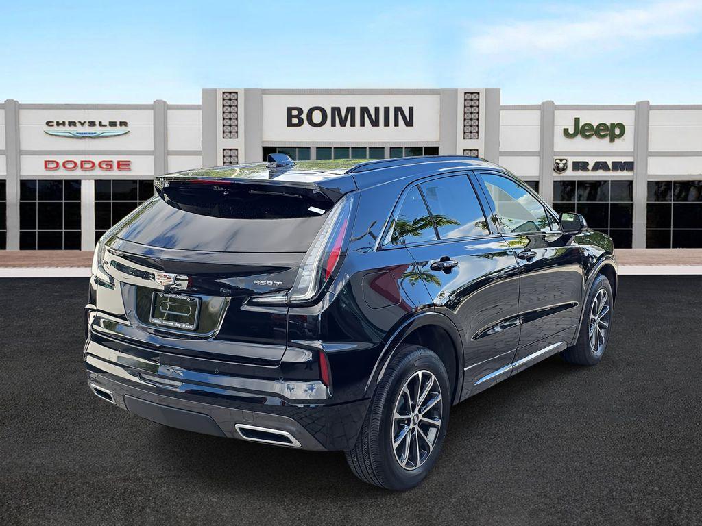 used 2024 Cadillac XT4 car, priced at $35,990
