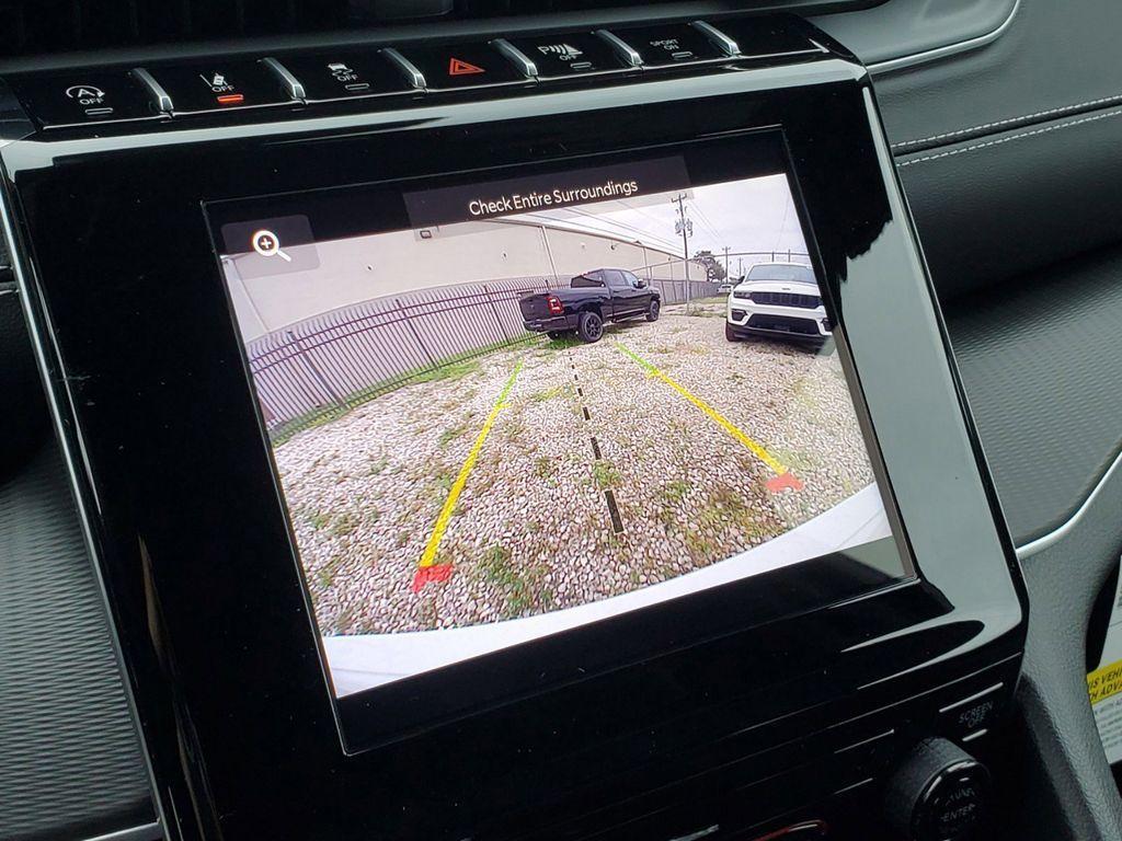 new 2025 Jeep Grand Cherokee car, priced at $33,590