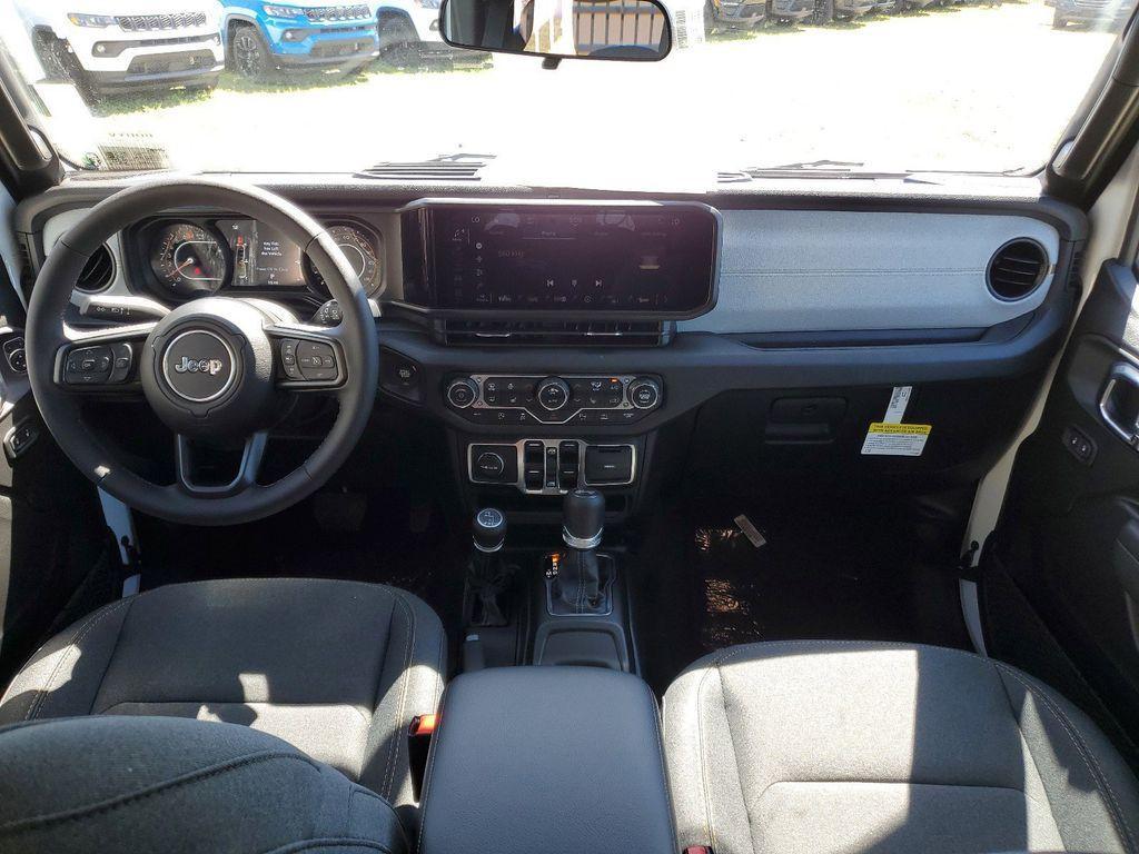 new 2025 Jeep Wrangler car, priced at $41,040