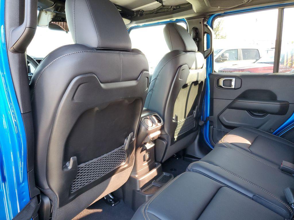 new 2025 Jeep Wrangler car, priced at $46,572